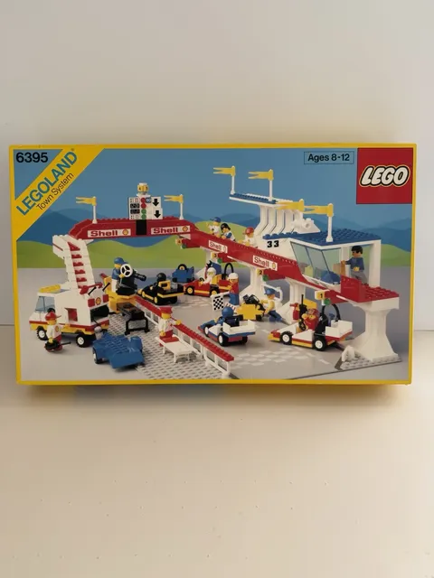 LEGO Town 6395 Victory Lap Raceway,  Complete w/ Box & Instructions Vintage