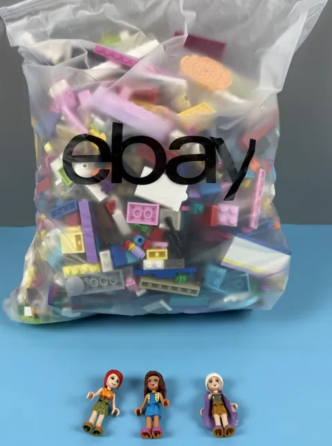 LEGO 3.5 LBS Bulk Mixed Parts Lot Multicolor Bricks Plates Pieces w/3 Minifigs!