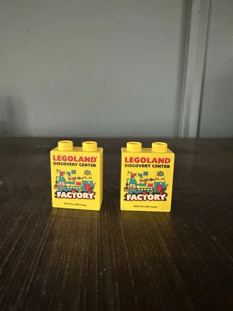 Two 2015 Lego Factory Legoland Discovery Center Souvenir Brick Block Duplo