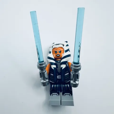 LEGO Star Wars Ahsoka Tano Minifigure with Dual Lightsabers 75283 75310