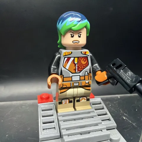 LEGO Star Wars Rebels Sabine Wren Green Blue Hair Minifigure SW0742 Mandalorian