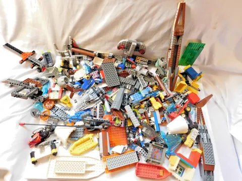LEGO Bulk Lot 4 lbs Mixed Bricks Plates Technic Parts and Random Pieces