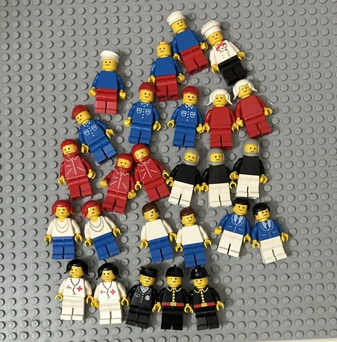 LEGO LEGOLAND Vintage Minifigure Lot w/ Insert/Poster Chef Nurse Police 1066