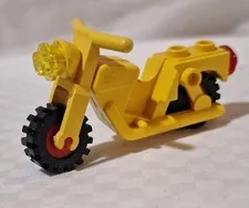 LEGO Minifigure Parts Motorcycle Classic Yellow