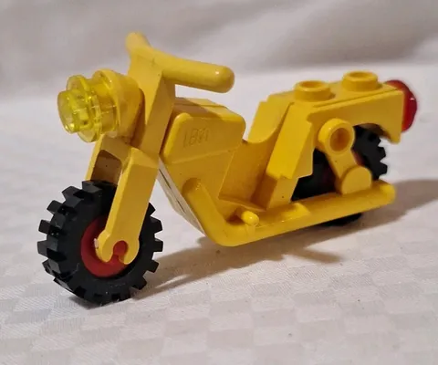 LEGO Minifigure Parts Motorcycle Classic Yellow