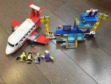 Airport  central Lego 60261 construction Airport With Mini figures