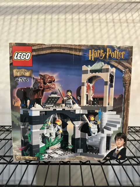 Lego 4706 Harry Potter Forbidden Corridor Vintage 2001