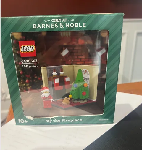 lego 6490363 Barnes & Noble Exclusive 'By the Fireside' New & Factory Sealed