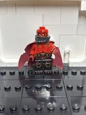 LEGO Nexo Knights General MAGMAR Minifigure (nex051) great condition, with CAPE!