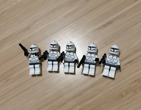 LEGO Star Wars Clone Trooper Phase 1 Minifigure (SW0201), Lot of 5 with blasters