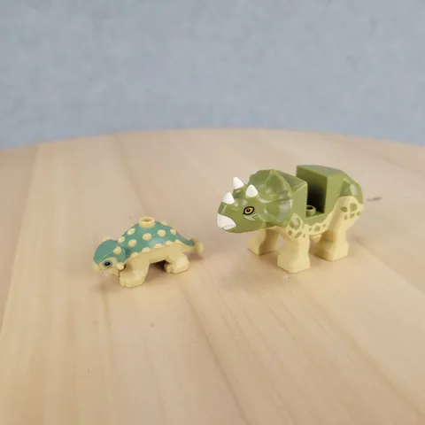 LEGO Jurassic World Baby Triceratops & Ankylosaurus Figures Green Tan Set of 2