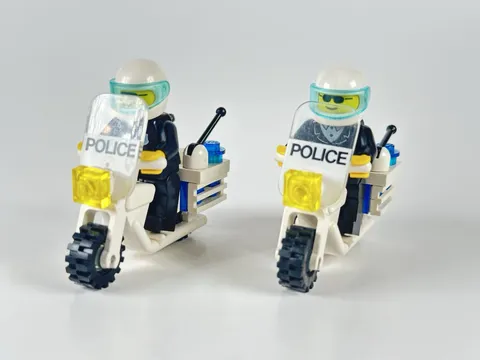 Vintage LEGO Policeman Minifigure X2 White Motorcycle Minifig