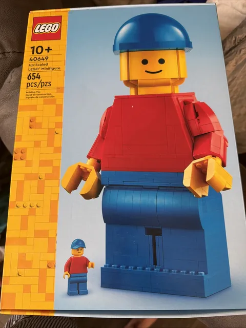 LEGO #40649 Up-Scaled Minifigure – Exclusive Collectible Figure