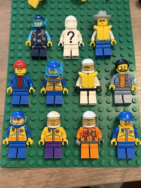 10 LEGO coast guard, diver type Minifigs Bundle With 1 bonus random minifig (12)