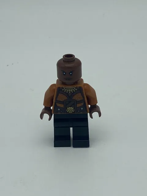 LEGO Marvel Super Heroes Okoye Minifigure Black Panther Dora Milaje sh496