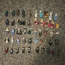 Lot of 50 minifigures