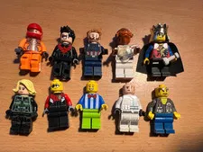 LEGO Minifigures Mixed Lot w/ Accessories & Parts Figures 100`s OF PIECES