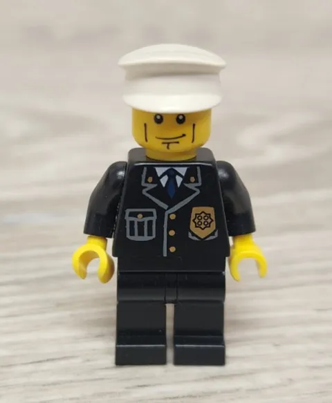 Lego cty0095 Police City Suit Blue Tie Badge Black Legs Cheek Lines Minifigure