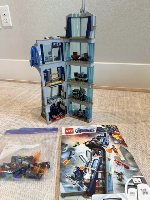 LEGO Super Heroes: Avengers Tower Battle (76166) - Complete, All Mini Figs