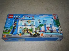 LEGO CITY POLICE TRAINING ACADEMY 60372...**SEALED**NEW**FREE SHIPPING**