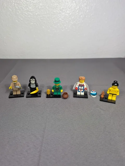 Lot Of 5 Lego Minifigures With Accessories : Lot #3