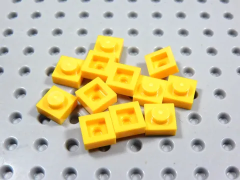 LEGO Lot of 12 Bright Yellow Orange 1x1 Plates BK