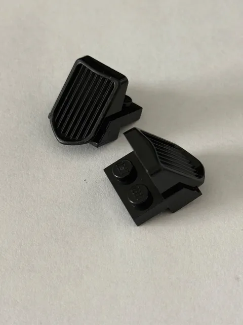 Lego Part 50946 (2pcs) Vehicle, Grille 1 x 2 x 2 2/3 Sloping bumper