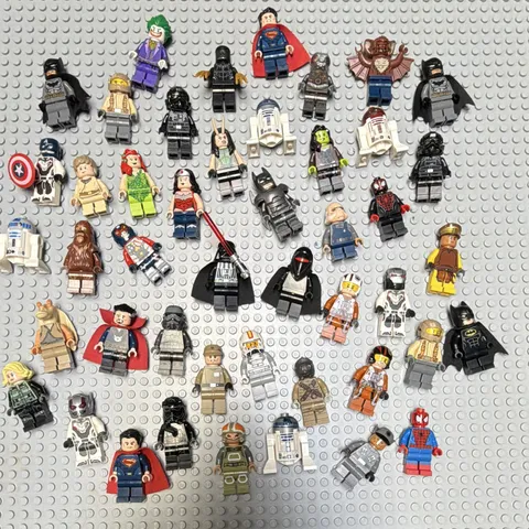 LEGO Star Wars/Marvel/DC 1 RANDOM Minifigure (READ)