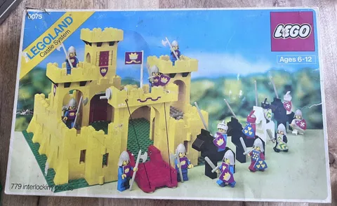  LEGOLAND Castle 6075 Castle System (1981 Retired) w/Box, Instructions