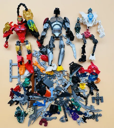 Huge Lego Bionicle Hero Factory Lot Weapons Armor Masks Body Parts  & Pieces