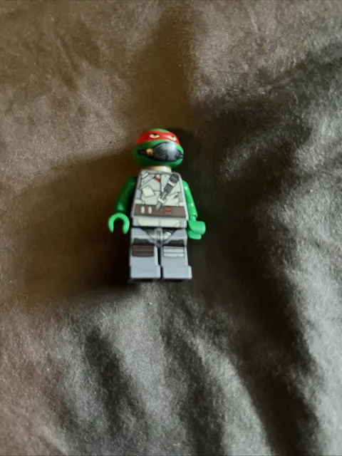 LEGO Teenage Mutant Ninja Turtles Minifigure Raphael with Armor Great Condition