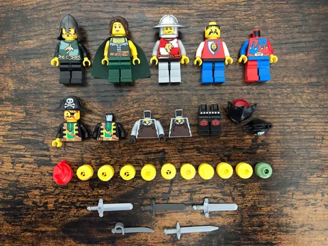 Lego Castle and Pirates: Lot of Assorted MiniFigure Parts & Pieces. 