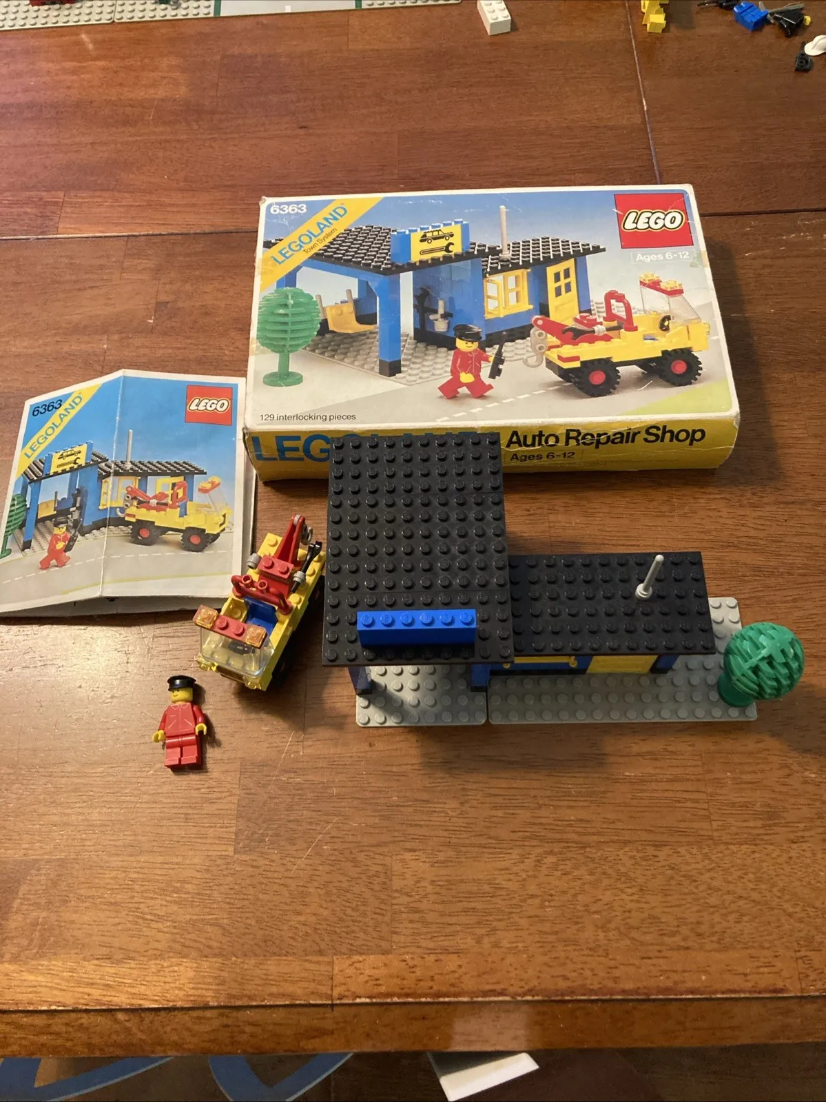 Vintage LEGO Legoland Set 6363 Auto Repair Shop w Box & Instructions