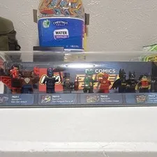 LEGO Display Case 12 Minifigures Clear/Black Wall Mountable 2014 6089212