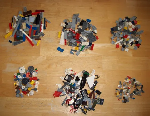 Lot/600 LEGO Blocks/Pieces(Rectanger/Square/Round/Accessory)Various Sizes/Colors