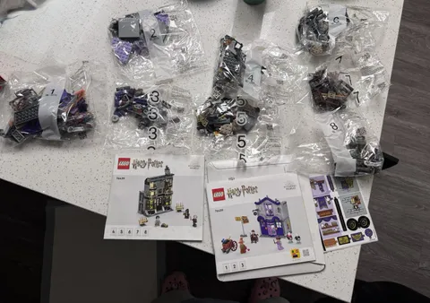 New LEGO Harry Potter 76439 Ollivanders & Madam Malkin's Robes Set NO BOX