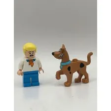 LEGO Minifigures Fred Jones and Scooby-Doo Set 75902 75904 Retired