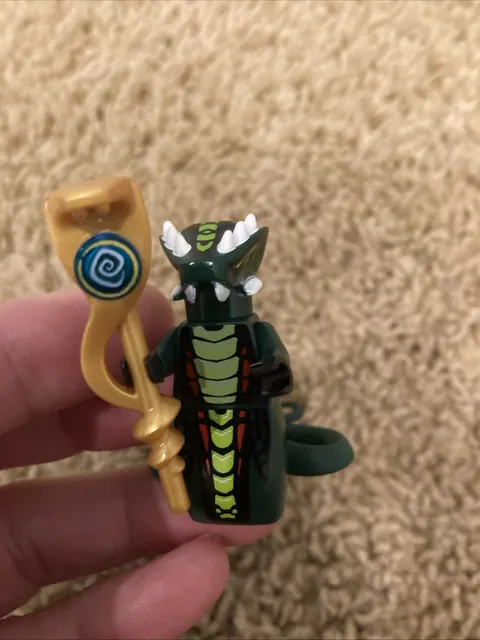 LEGO Acidicus Minifigure NINJAGO Snake with Staff Accessory