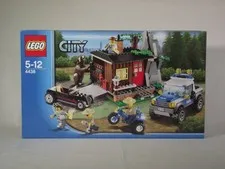 LEGO City Robbers Hideout Set 4438