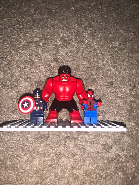 LEGO Marvel Minifigure Lot w/ Spider-Man, Captain America Shield & Red Hulk