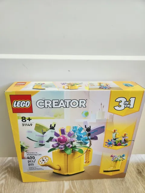 LEGO Creator 3 in 1 Flowers in Watering Can 31149 Set 420 pcs