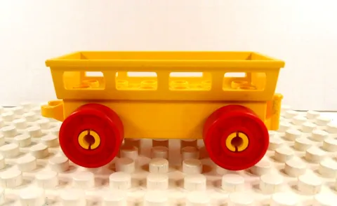 Lego Duplo Item Train Car 2x6 w/ hay bin yellow/yellow/red vintage