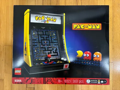 LEGO Icons: PAC-MAN Arcade (10323) MINOR BOX DAMAGE!!!