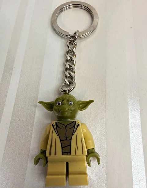 Yoda Minifigure Keychain Green Jedi Figure Key Ring 4” Pre-Owned