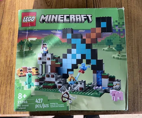 LEGO Retired Minecraft The Sword Outpost 21244 Complete Set Boxed 427pc