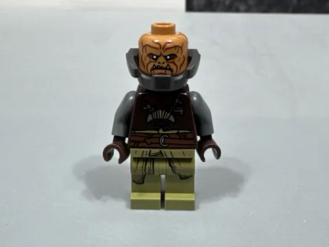 Klatooinian Raider sw1059 with Armor Neck Star Wars Lego Minifigure