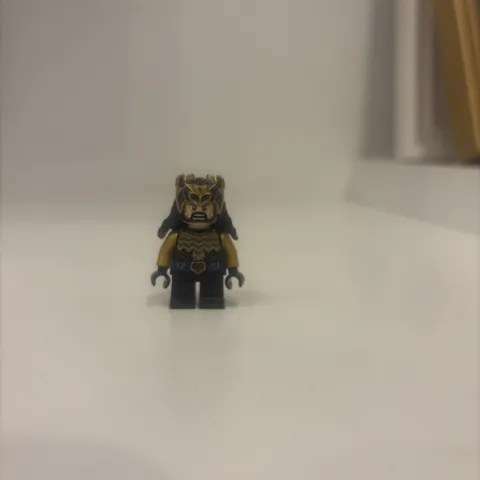 LEGO The Hobbit Thorin Oakenshield Gold Armor Crown lor106 79017