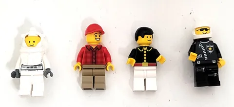 LEGO Random Lot of 4 Minifigures Pre Owned See Pics/Desc Fast Shipping