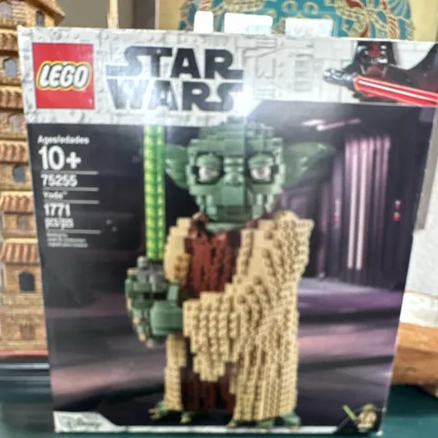 LEGO Star Wars Yoda 75255 Complete Set 1771 Pieces Age 10+ Boxed