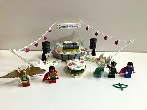 LEGO Batman Movie 70919 Justice League Anniversary Party 267pc
